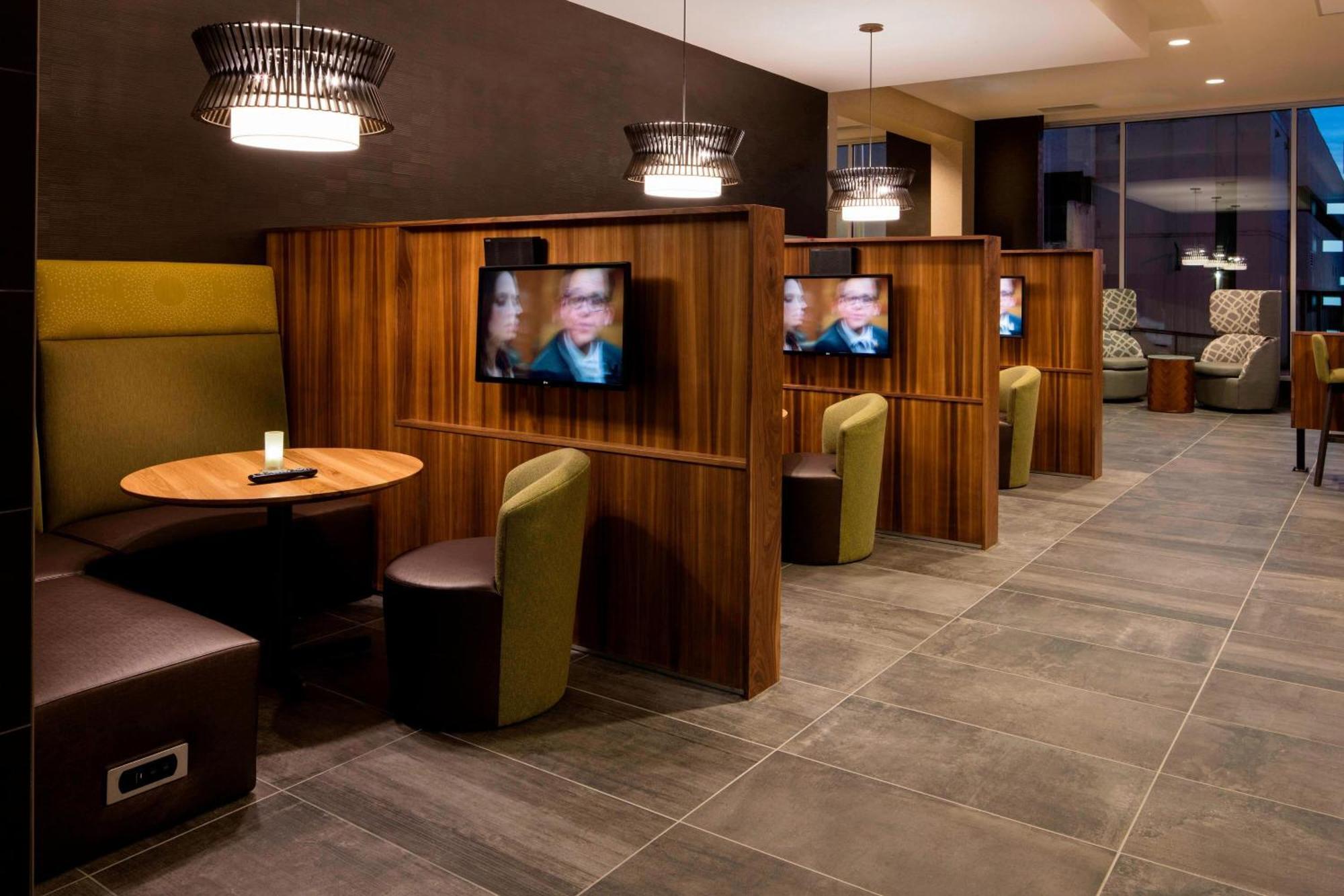 Courtyard By Marriott Πρινς Τζορτζ Εξωτερικό φωτογραφία